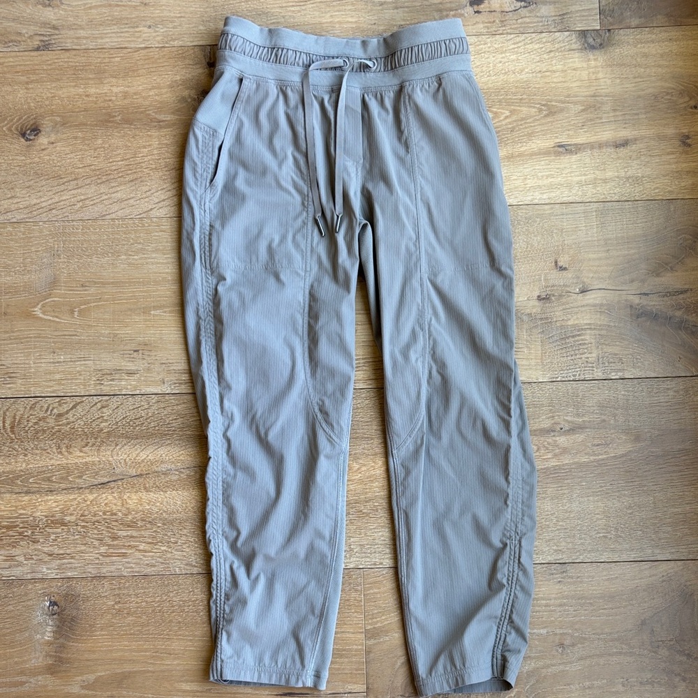 Lululemon Womens Jogger Pants in Sage